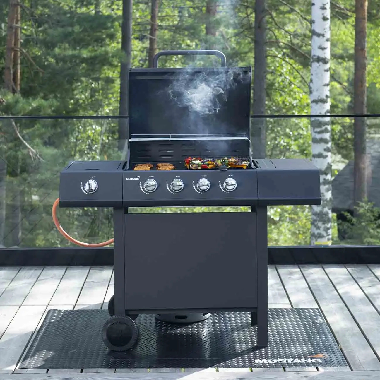 Grillmatta 100x150cm Mustang - Grillskydd och grillmattor - 6410416411606 - 1