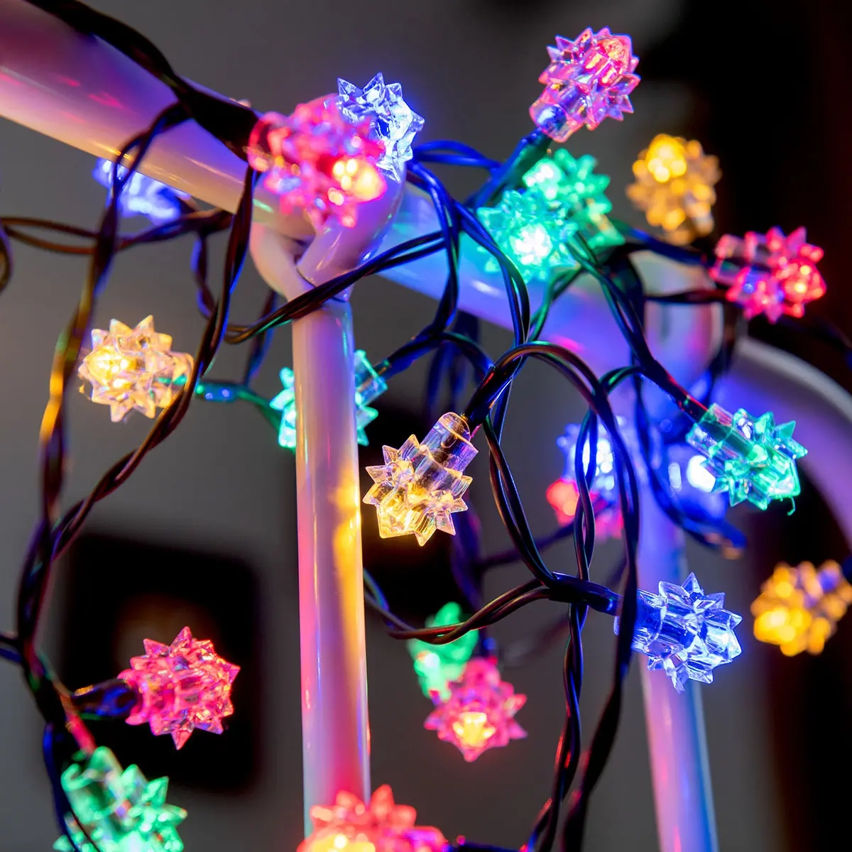 Airam Snefnug lyskæde 8m 40led farverig - Lyssæt og lysbånd - 6435200297952 - 3