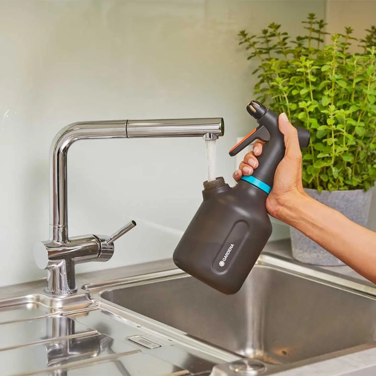 SPRAYFLASKE EASYPUMP 1L - Vandkander og sprayflasker - 4078500052375 - 3