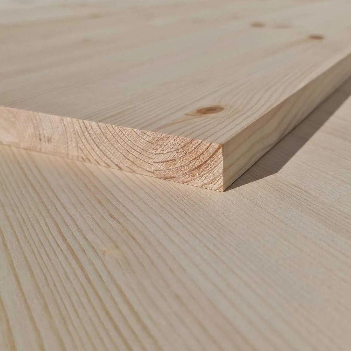MDF-plade fyr 200x30cm 18mm - Hylder og limtræsplader - 6430019875162 - 2