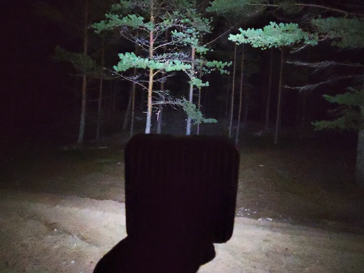 ARBETSBELJUS LED KVADRATYTA 9-32V 15W - LED-arbetsbelysning för fordon - 6438255922916 - 2
