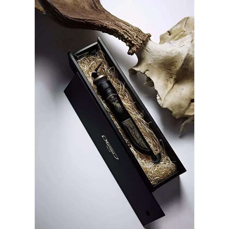 Puukko Hirvi Black lahjalaatikko - Friluftsknivar och campingyxor - 6416885328339 - 1