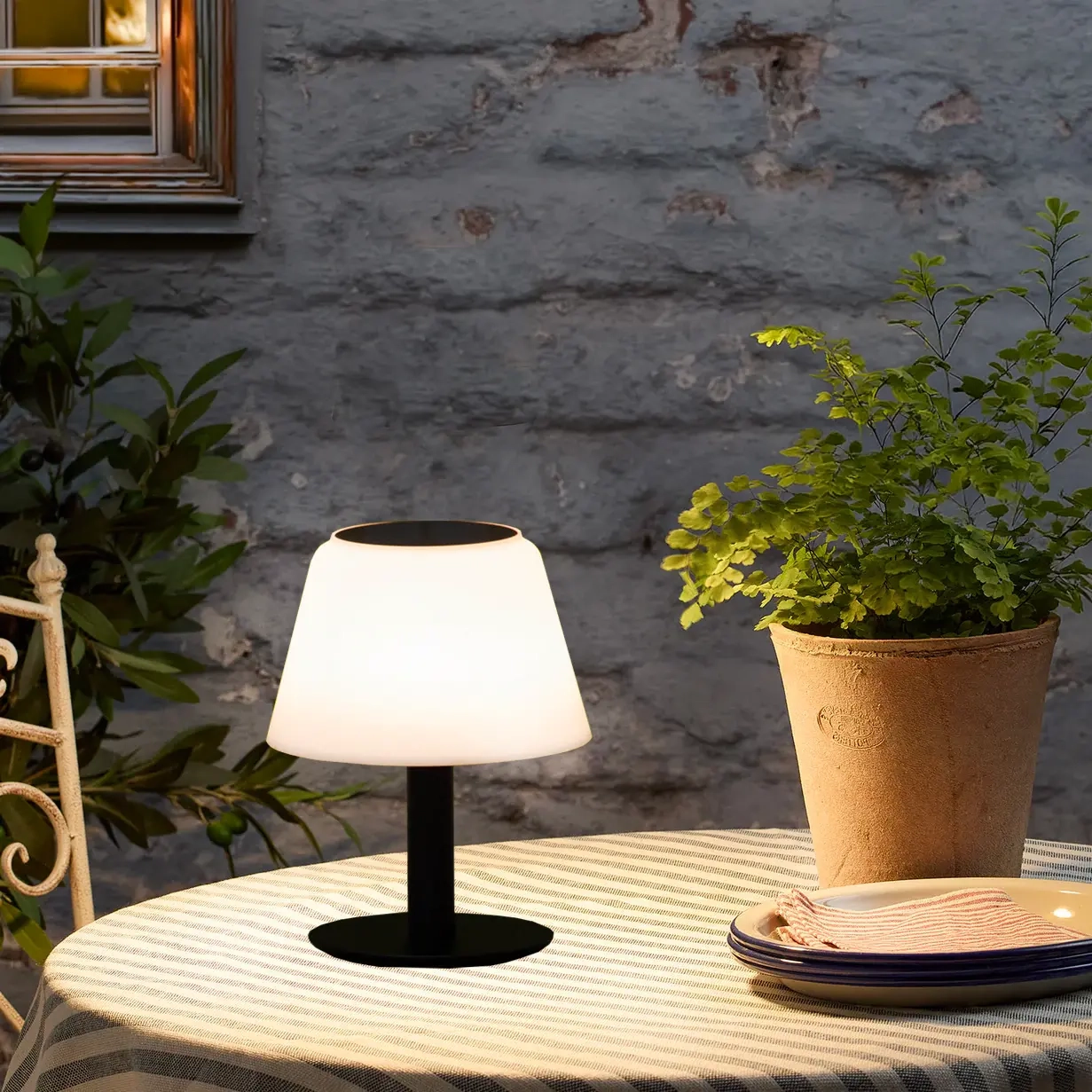 Solar Bordlampe Adelaide USB-C opladning - Solcellebelysning - 6410416359335 - 1