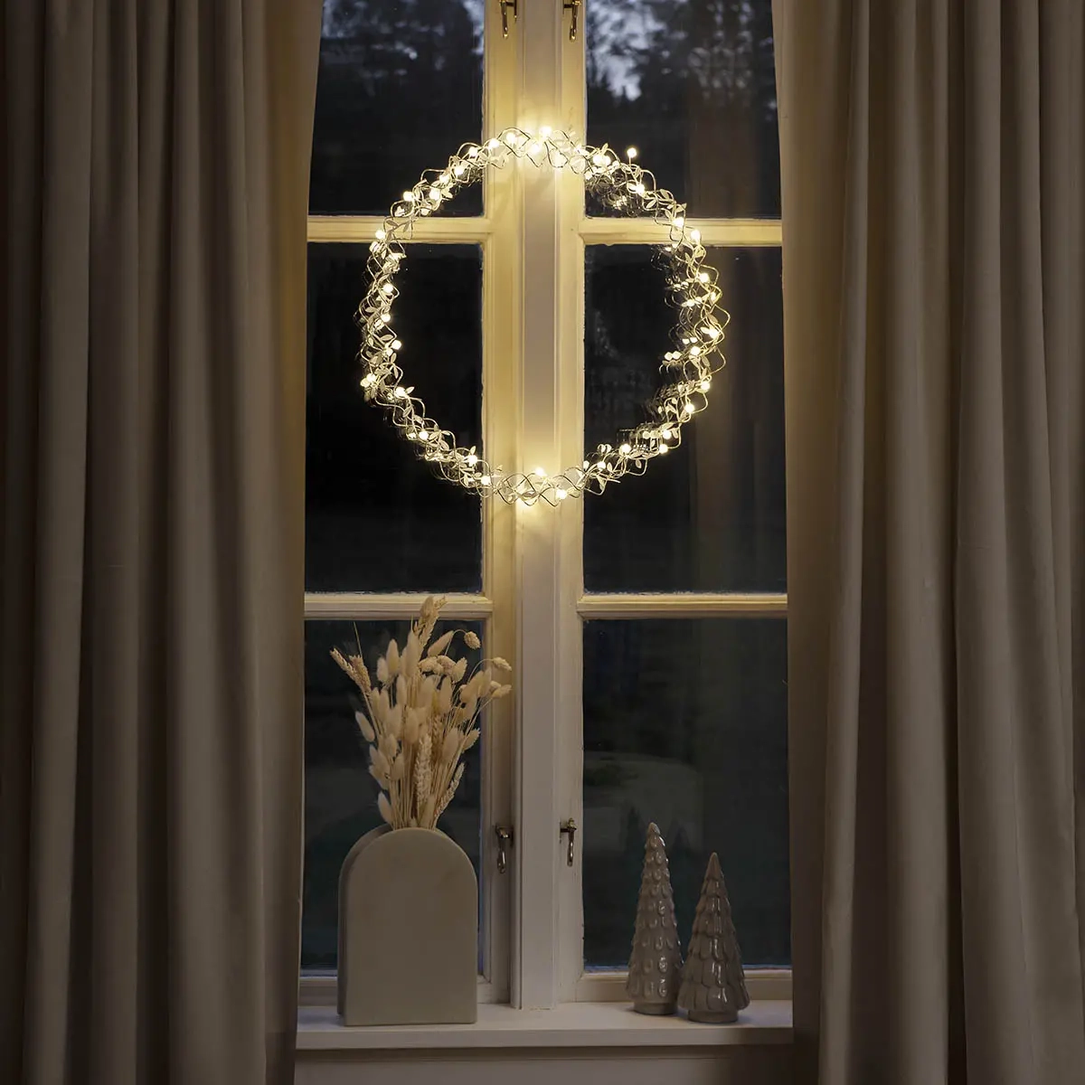 Lätt krans led silver 45cm - Dekorationsbelysning - 7318307883039 - 0