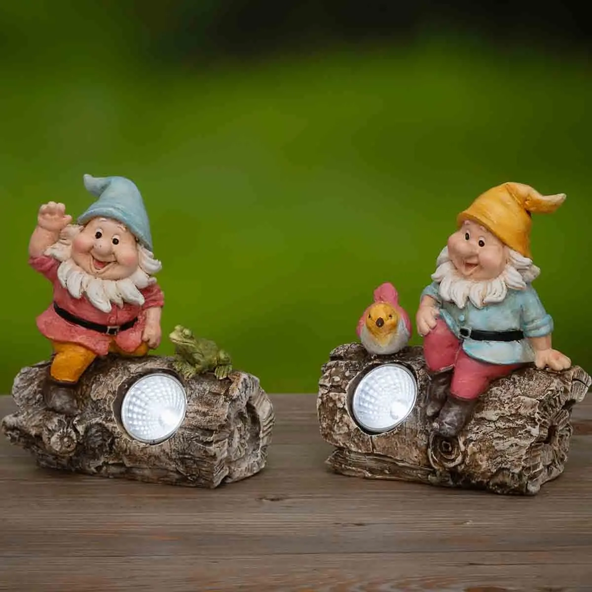 Gul havegnom med solcellelys 14 - Havefigurer - 6410416463438 - 1