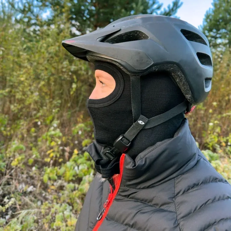 Hjälmluva 100% merinoull One size svart Retki - Huvudbonader - 6418536024621 - 2